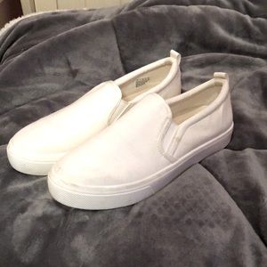 Sketchers (Van resemblant) memory foan Slip-ons